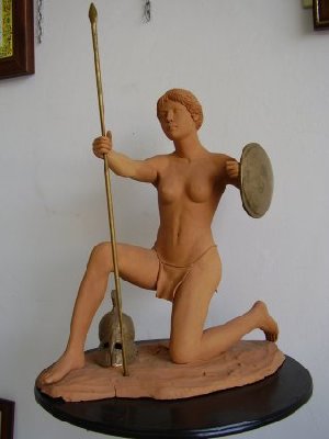 Ceramiche d-Arte di Albisola - Scultura in terra rossa naturale e oro matt.